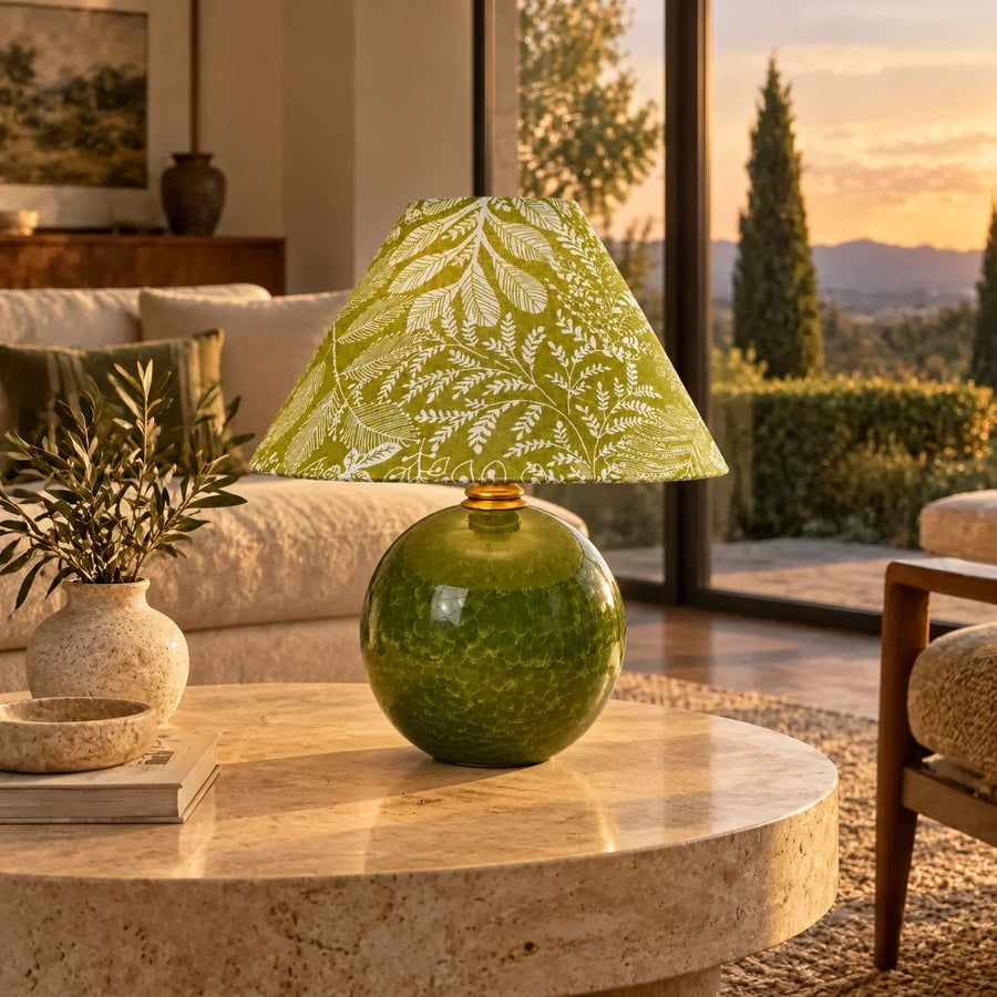 Vintage Table Lamp with Green Fabric Shade and Ceramic Base – Soft Light for Interiors