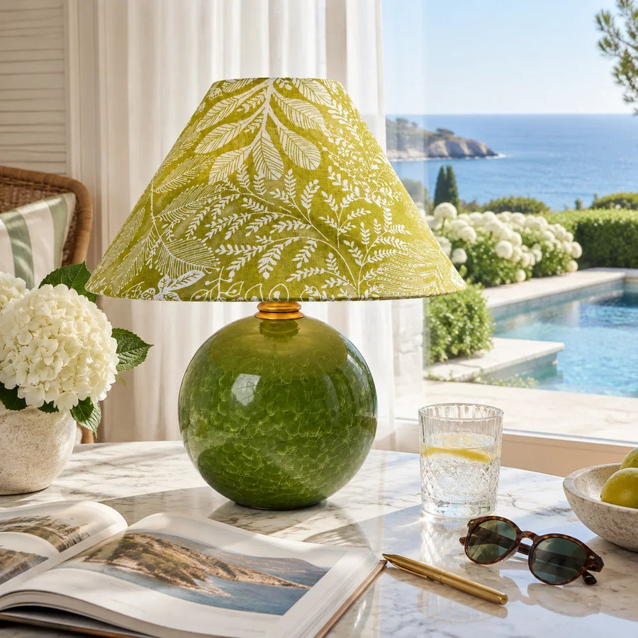 Vintage Table Lamp with Green Fabric Shade and Ceramic Base – Soft Light for Interiors