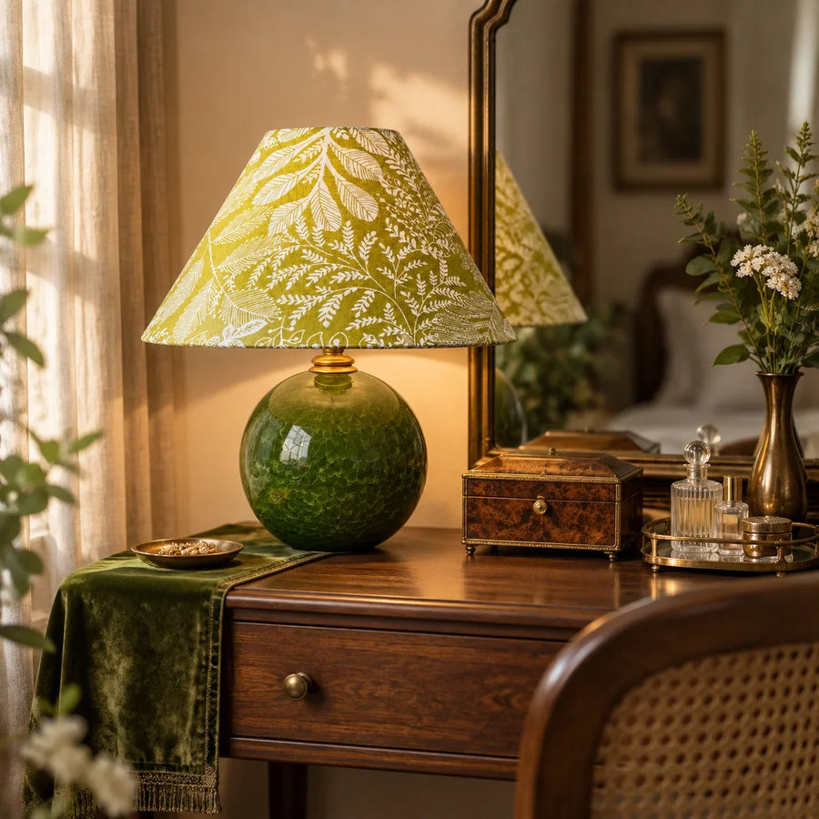 Vintage Table Lamp with Green Fabric Shade and Ceramic Base – Soft Light for Interiors