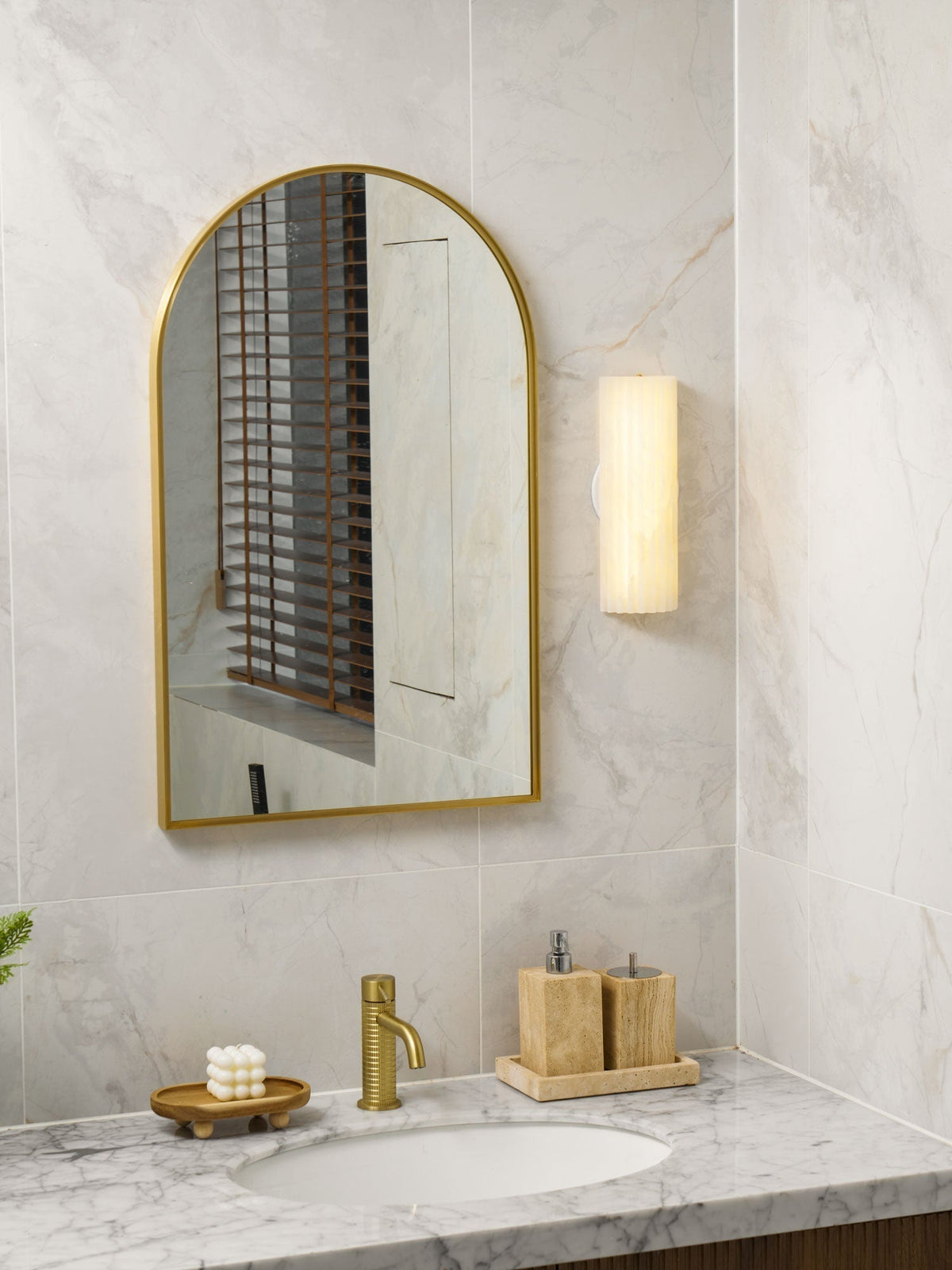 Alabaster Wall Light – Fluted Stone Design with Metal Frame