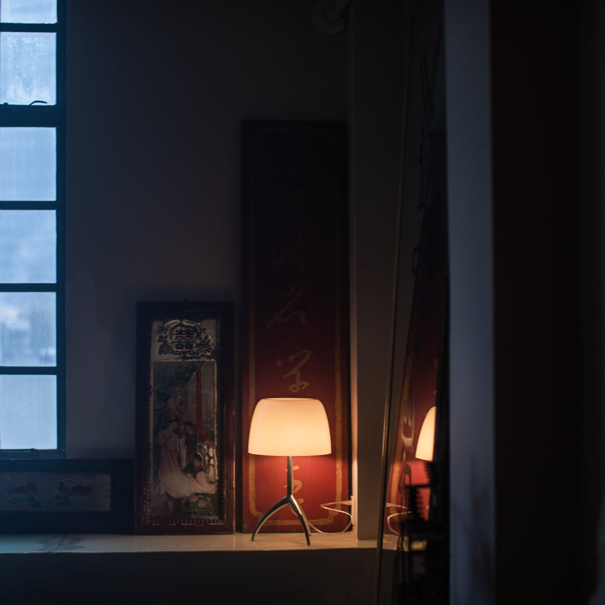 Dome Shade Table Lamp – Elegant Tripod Frame