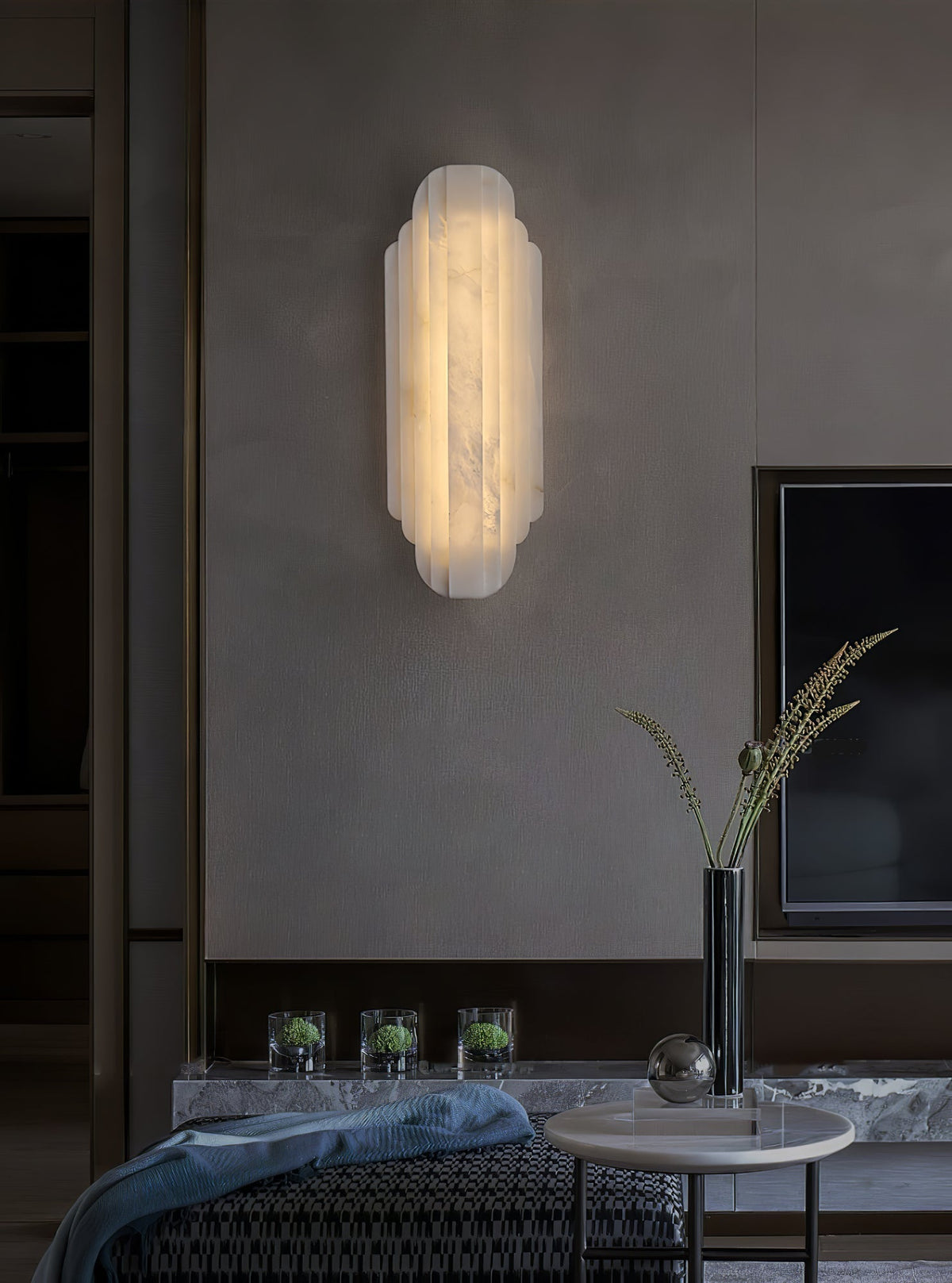 Dimmable Alabaster Wall Light with Metal Base – Ideal for Living Rooms and Hallways