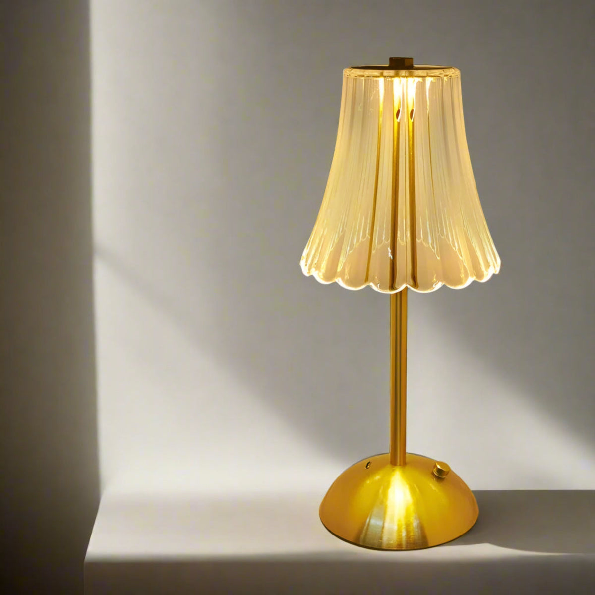 Rechargeable Cordless Table Lamp – Elegant Crystal Shade with Touch Dimming