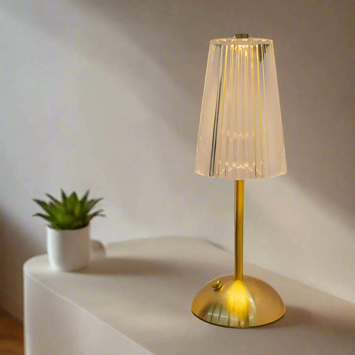 Rechargeable Cordless Table Lamp – Crystal Shade with Dimmable Touch Control