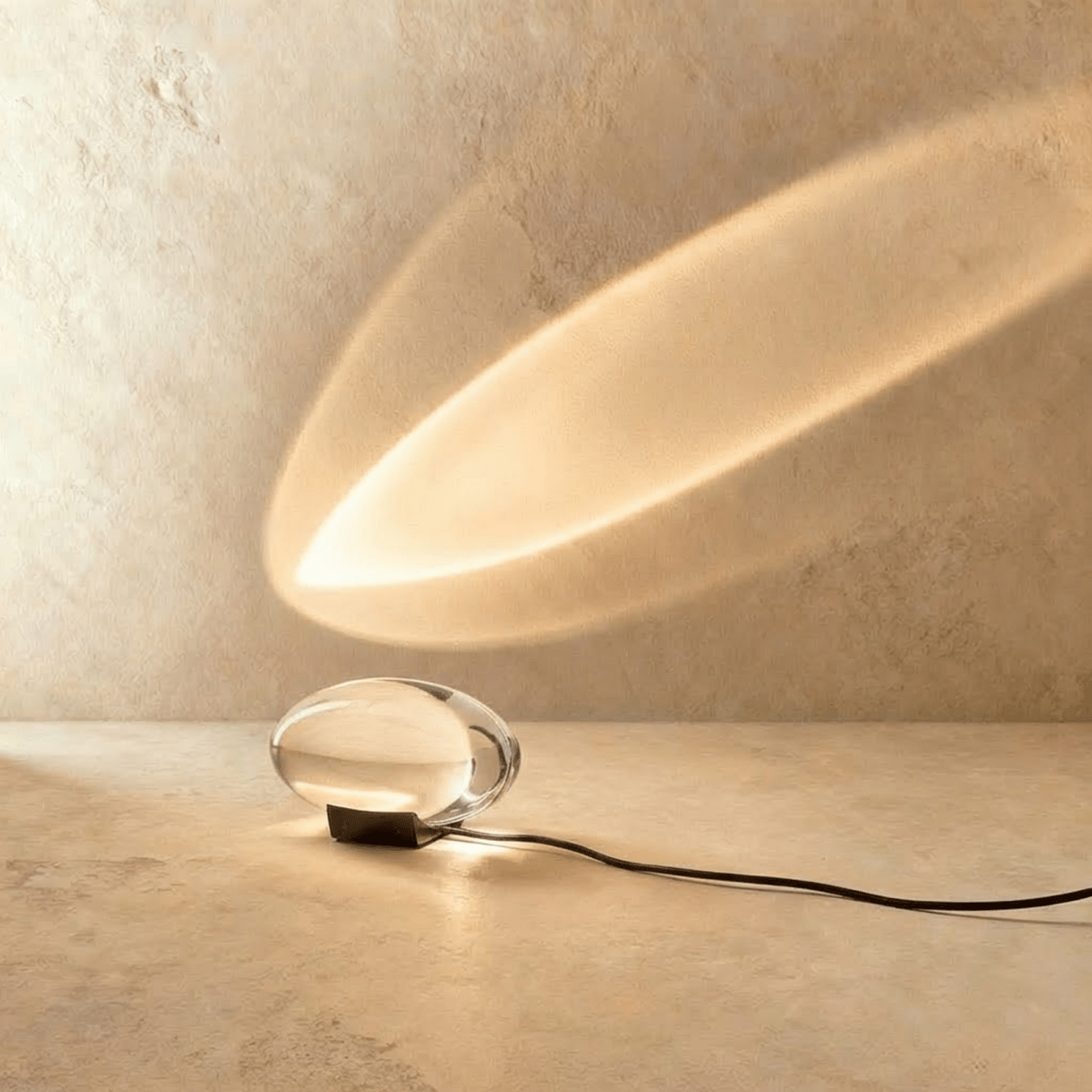 Glass Table Lamp – Decorative Light Reflections in Three Styles