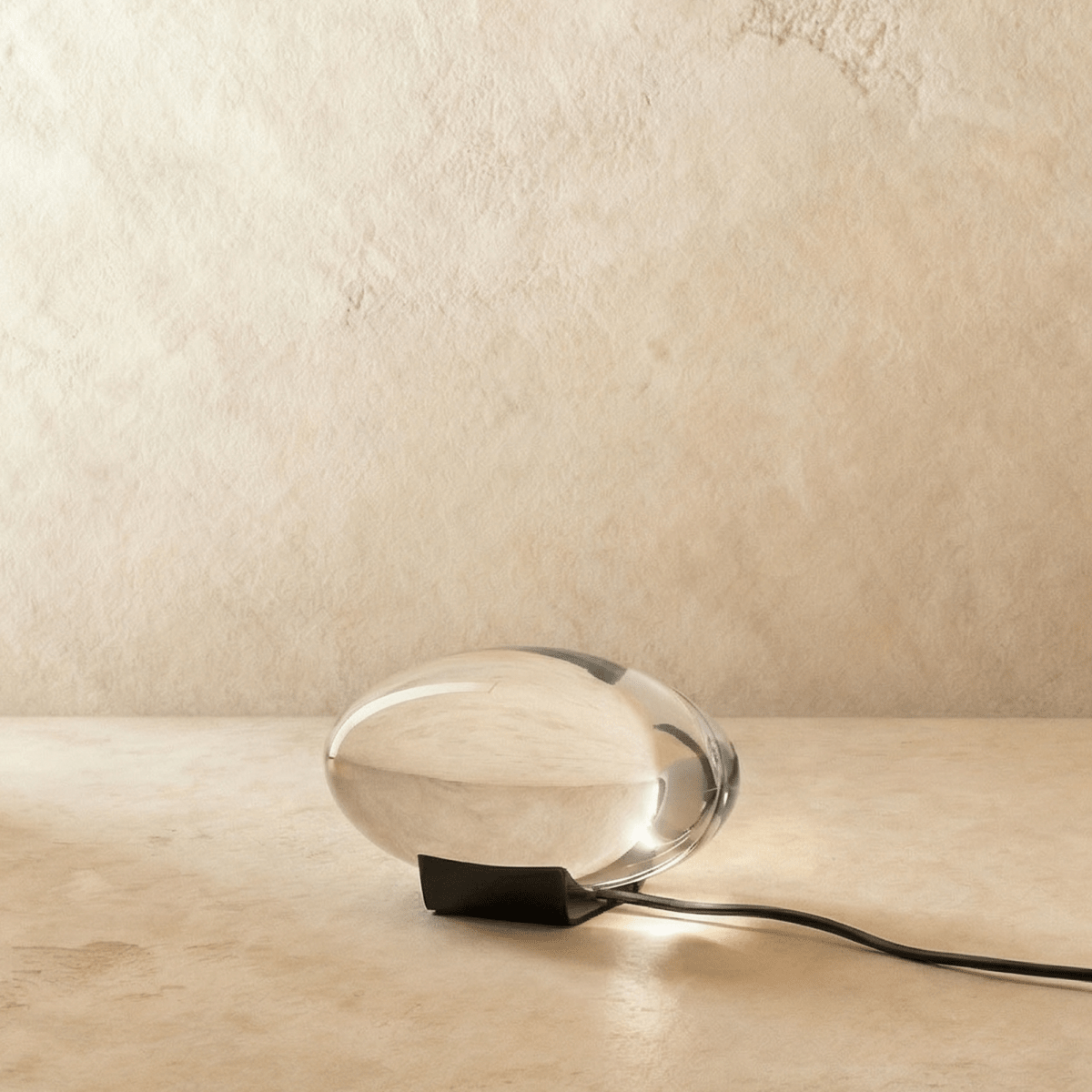 Glass Table Lamp – Decorative Light Reflections in Three Styles