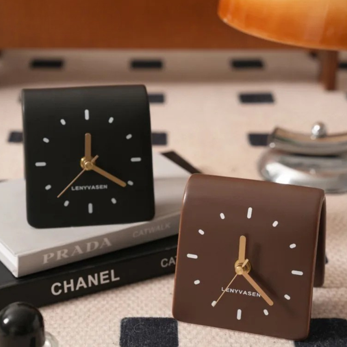 Ceramic Desk Clock – Minimalist Design with Silent Sweep Hands