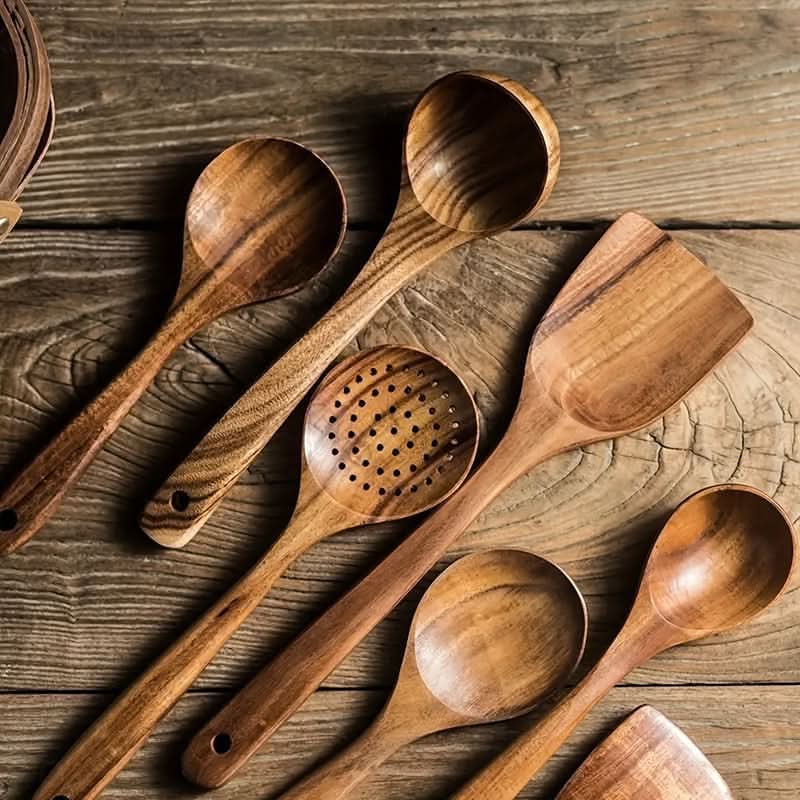 Wooden Kitchen Utensil Set – Nordic Design for Cooking and Serving