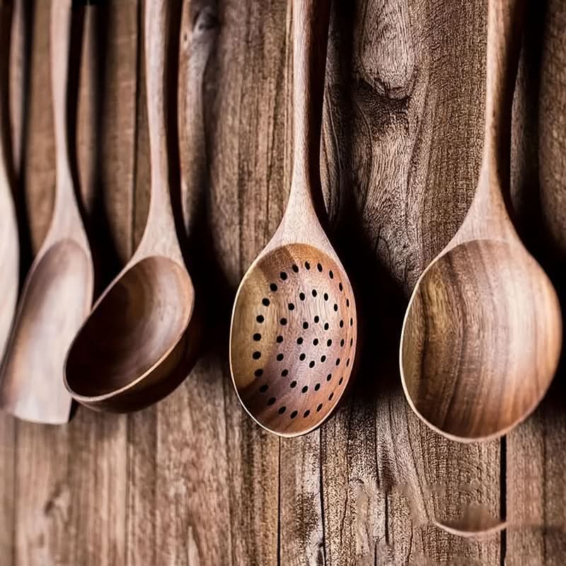 Wooden Kitchen Utensil Set – Nordic Design for Cooking and Serving
