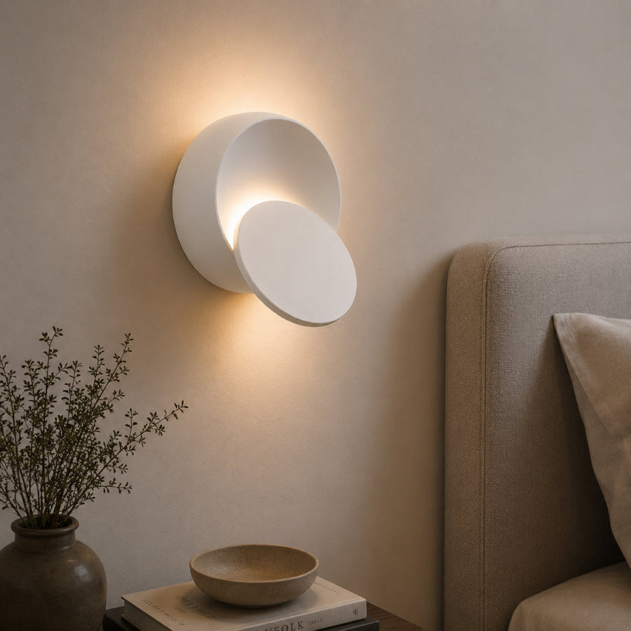 Minimalist Aluminum Wall Light – 350° Swivel Design with Flexible Lighting