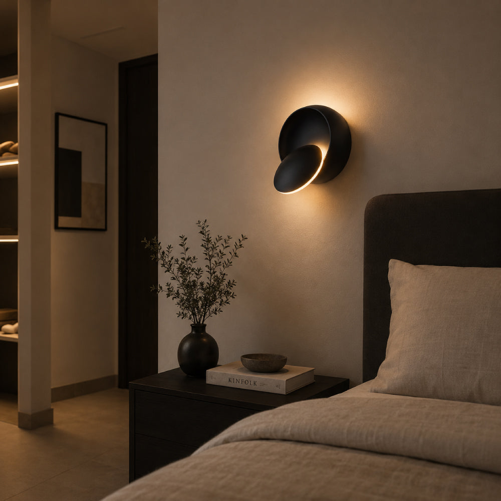 Minimalist Aluminum Wall Light – 350° Swivel Design with Flexible Lighting