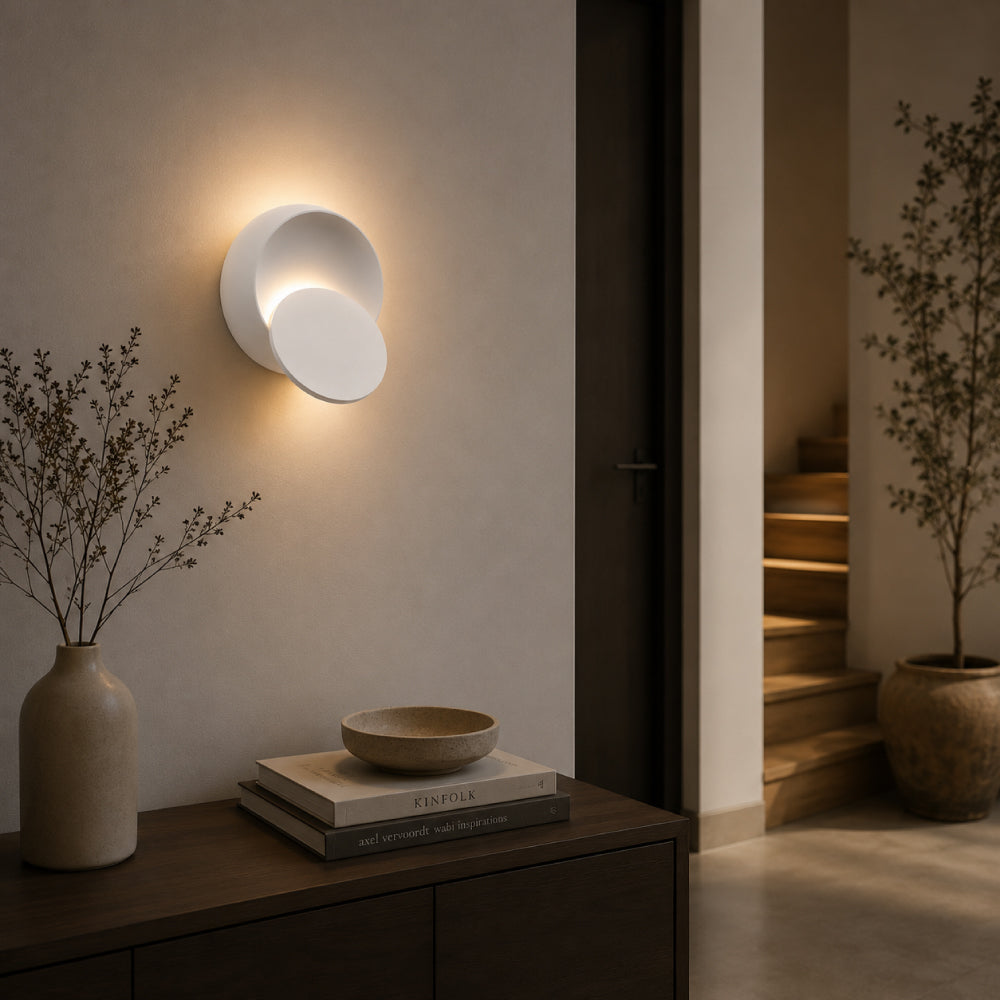 Minimalist Aluminum Wall Light – 350° Swivel Design with Flexible Lighting