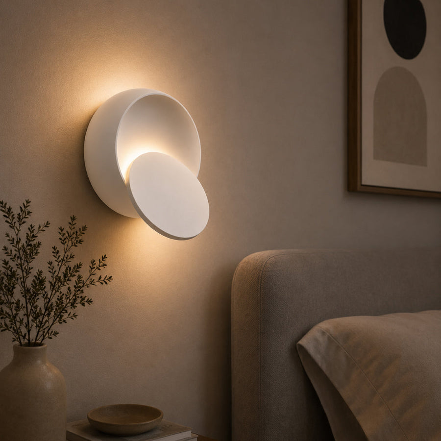 Minimalist Aluminum Wall Light – 350° Swivel Design with Flexible Lighting