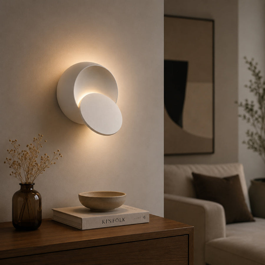 Minimalist Aluminum Wall Light – 350° Swivel Design with Flexible Lighting