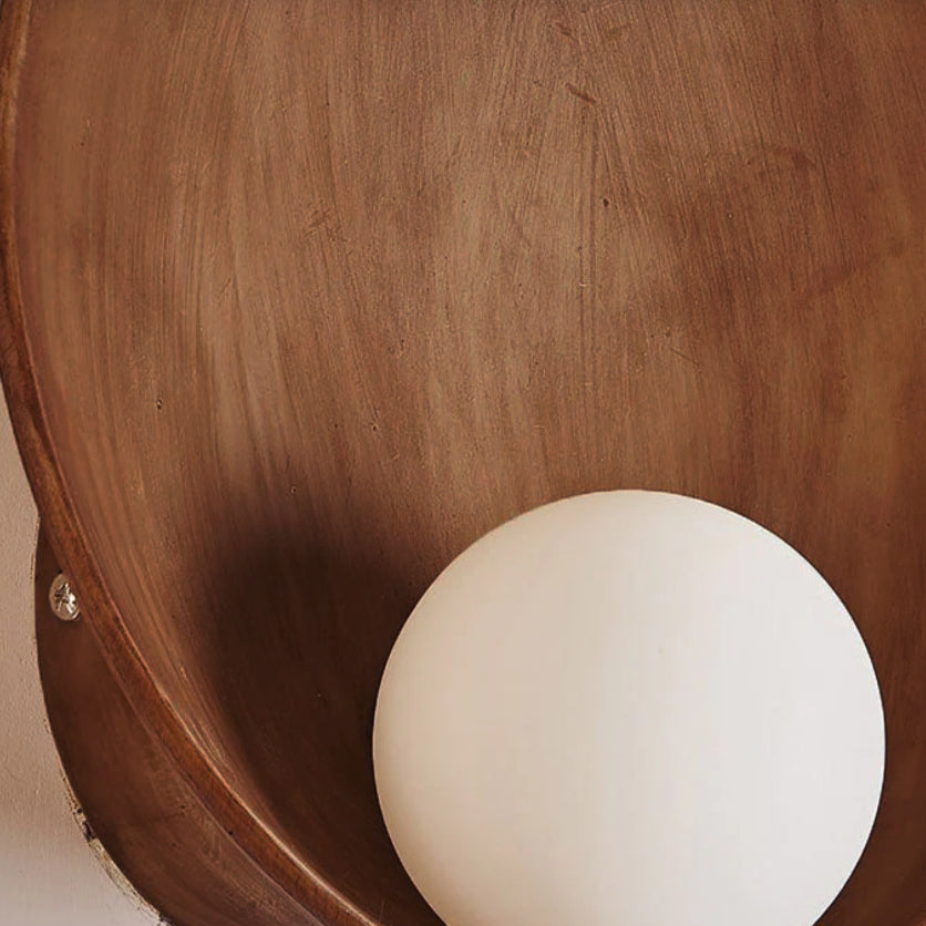 Minimalist Iron and Resin Wall Light – Modern Design