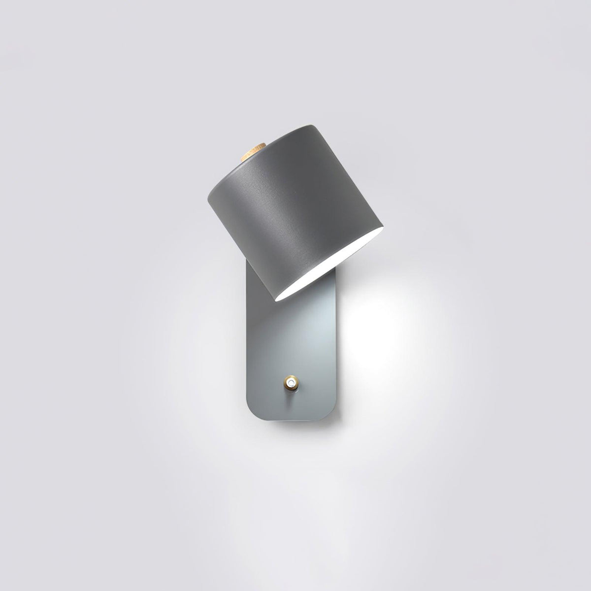 Minimalist Metal Wall Light – Swivel Spot Design with Flexible Beam Direction