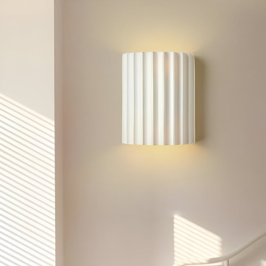 Minimalist Resin Wall Light – Sculptural Design with Soft, Energy-Saving Light