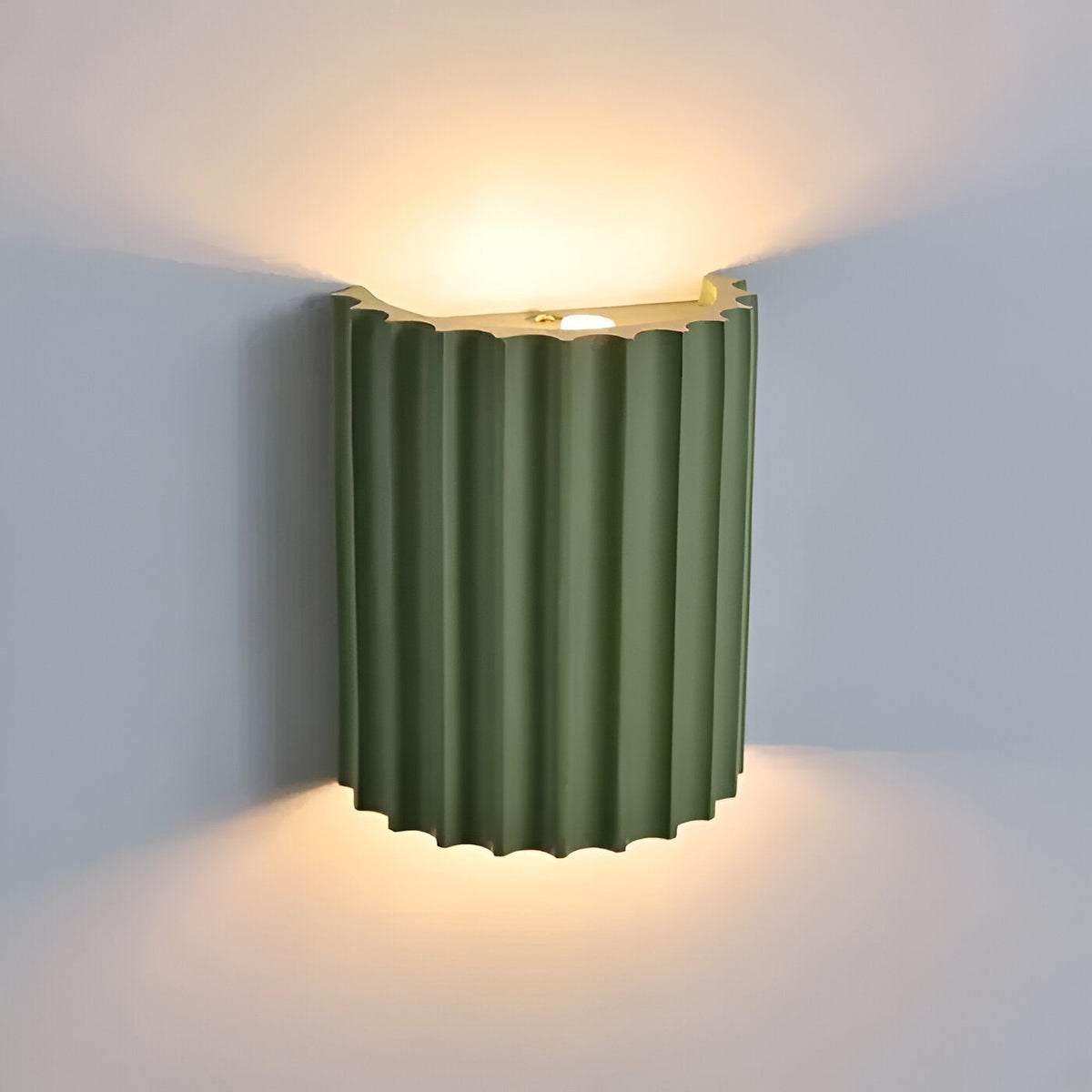 Minimalist Resin Wall Light – Sculptural Design with Soft, Energy-Saving Light