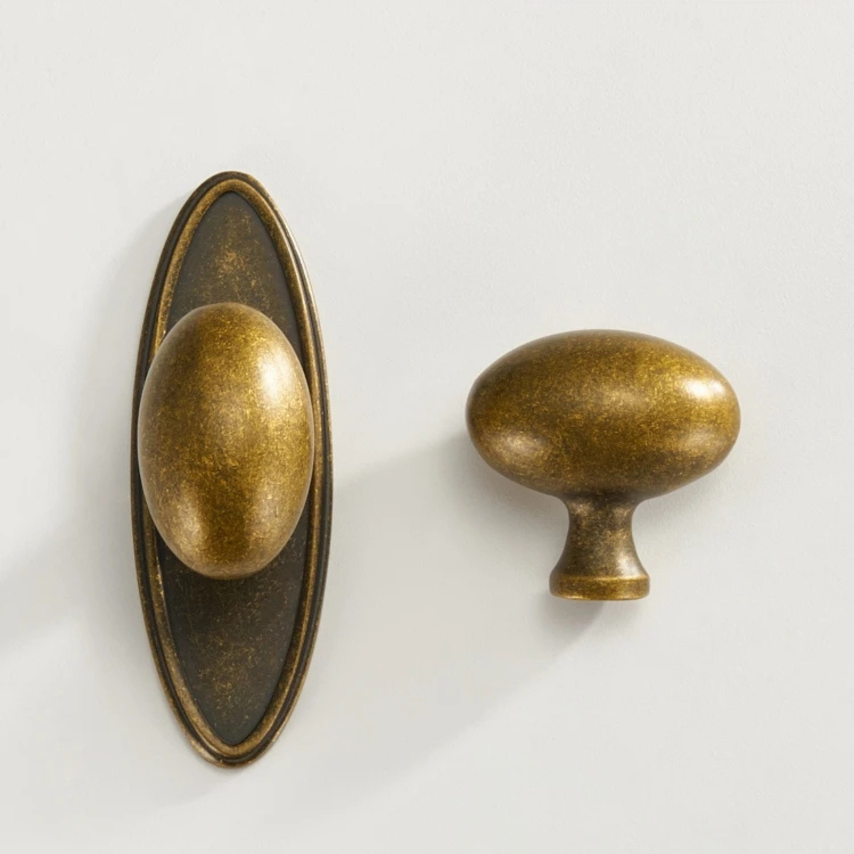 Antique Brass Furniture Knob – Solid Construction with Vintage Finish