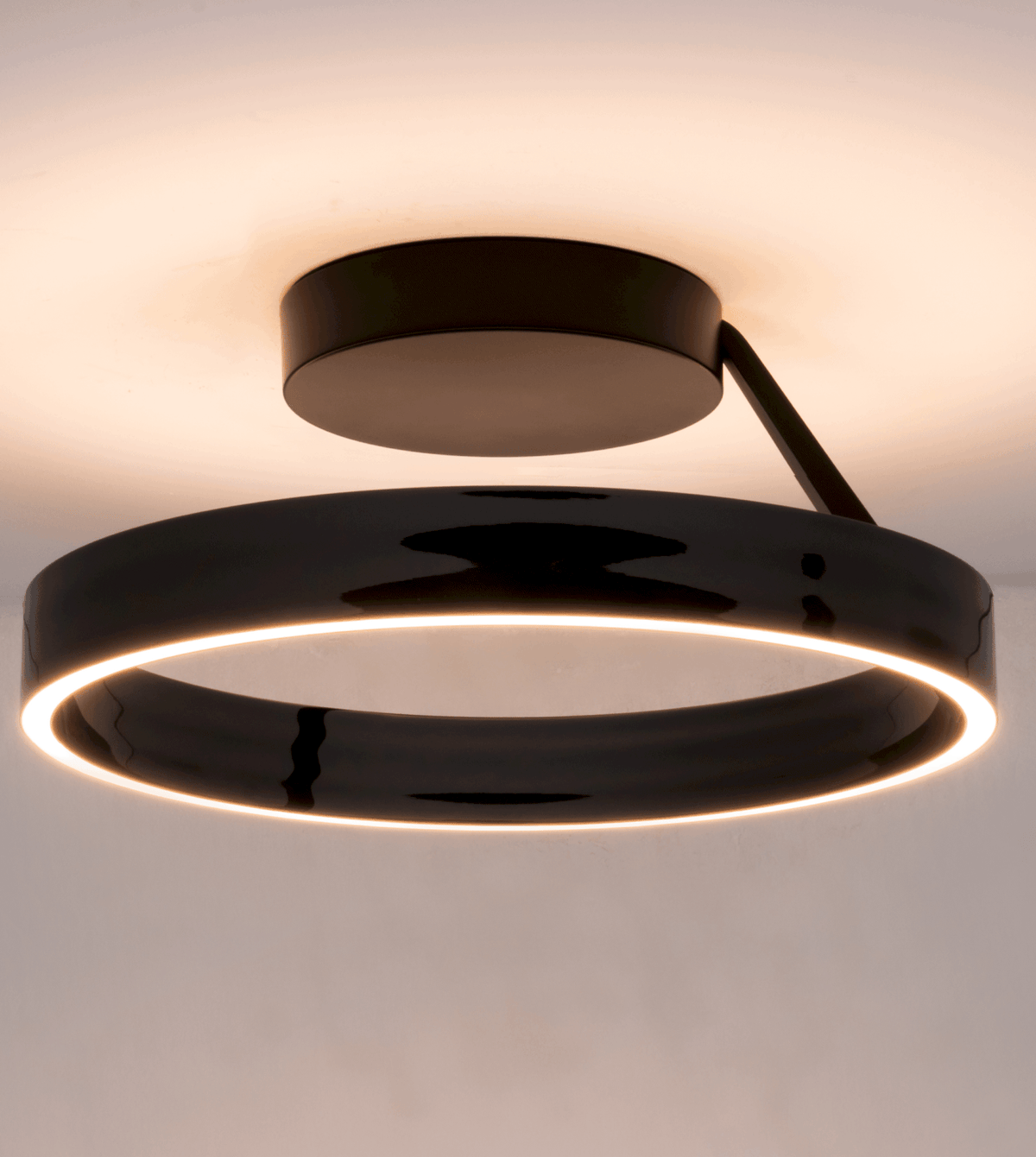 Modern Aluminum Ceiling Light – Floating Ring Design with Adjustable Brightness