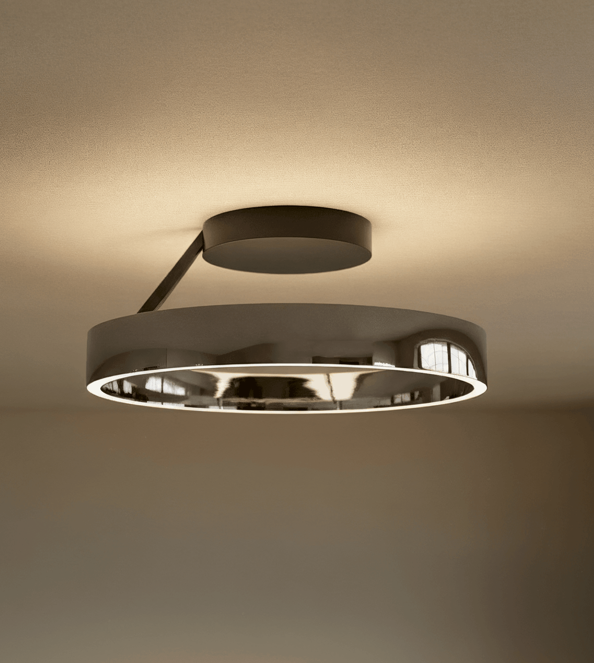Modern Aluminum Ceiling Light – Floating Ring Design with Adjustable Brightness