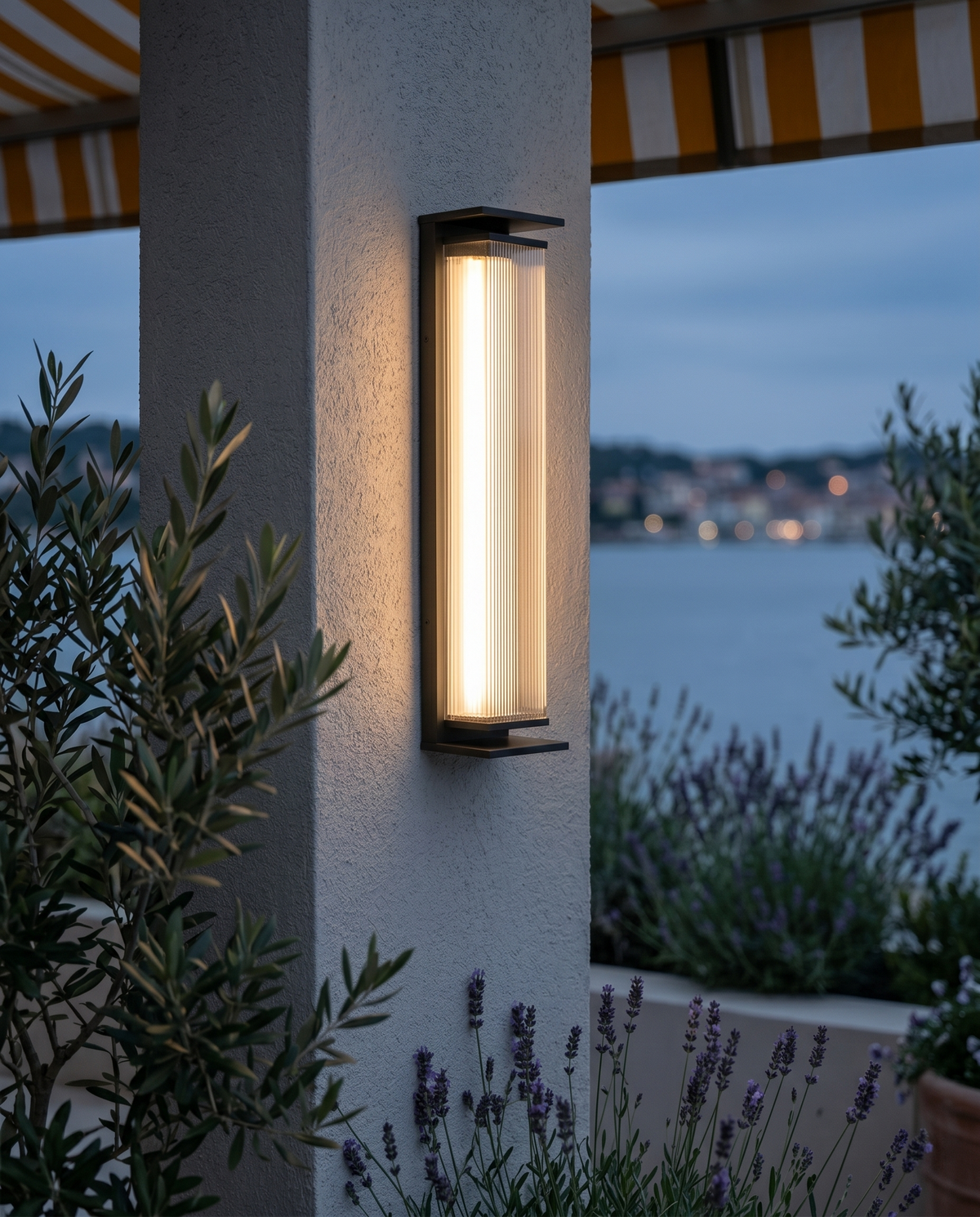 Modern Outdoor Wall Light – Fluted Glass Column in Slim Design