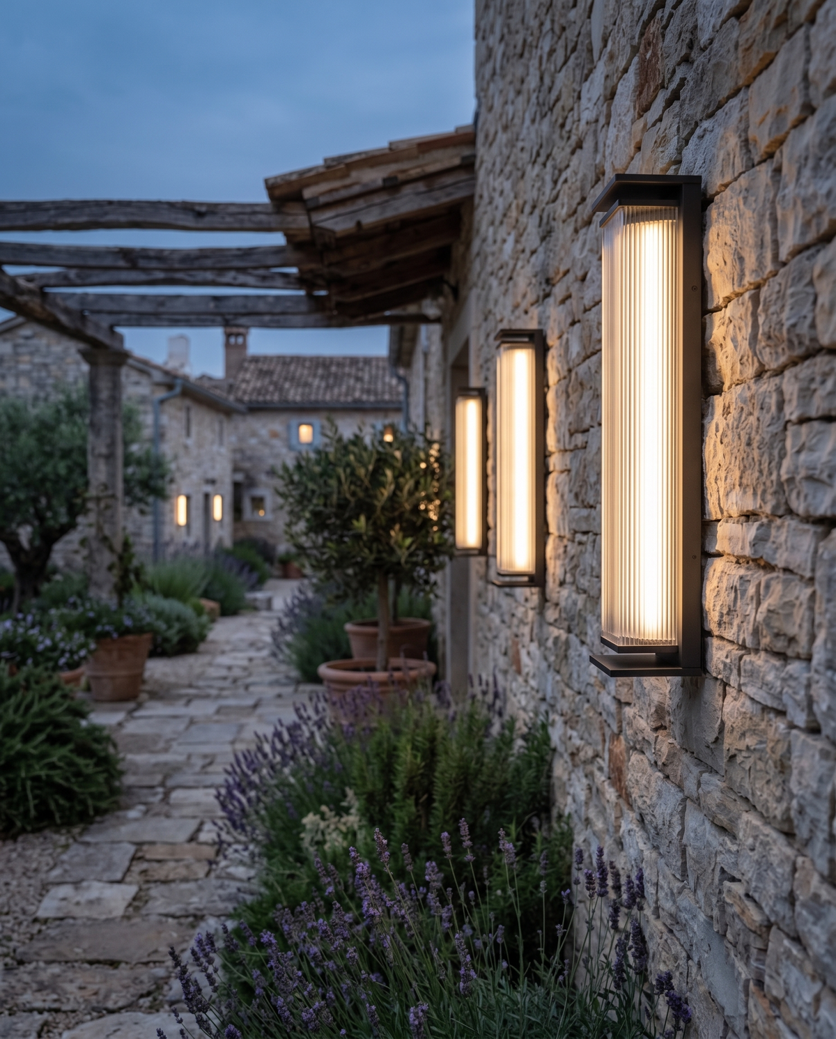 Modern Outdoor Wall Light – Fluted Glass Column in Slim Design