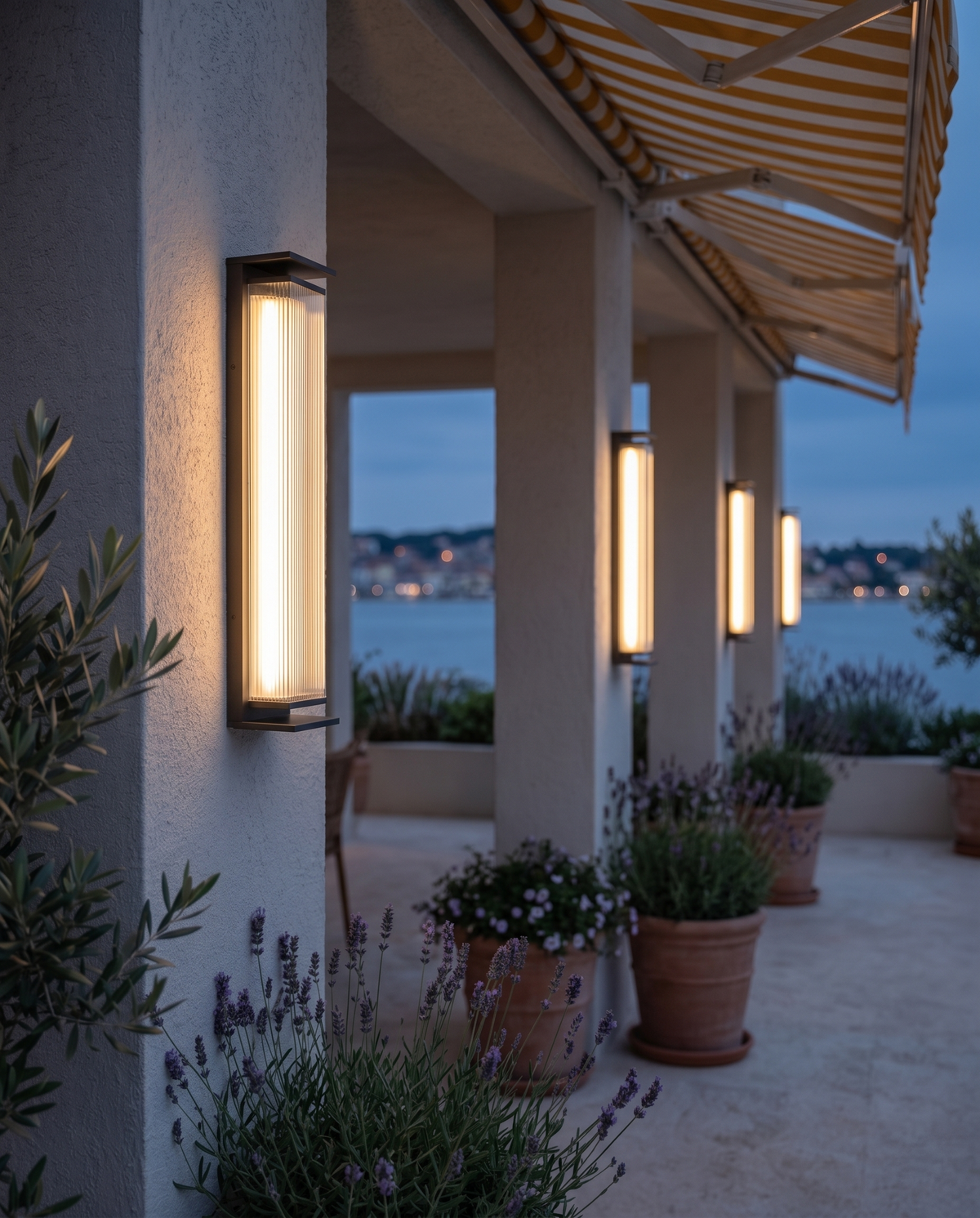Modern Outdoor Wall Light – Fluted Glass Column in Slim Design