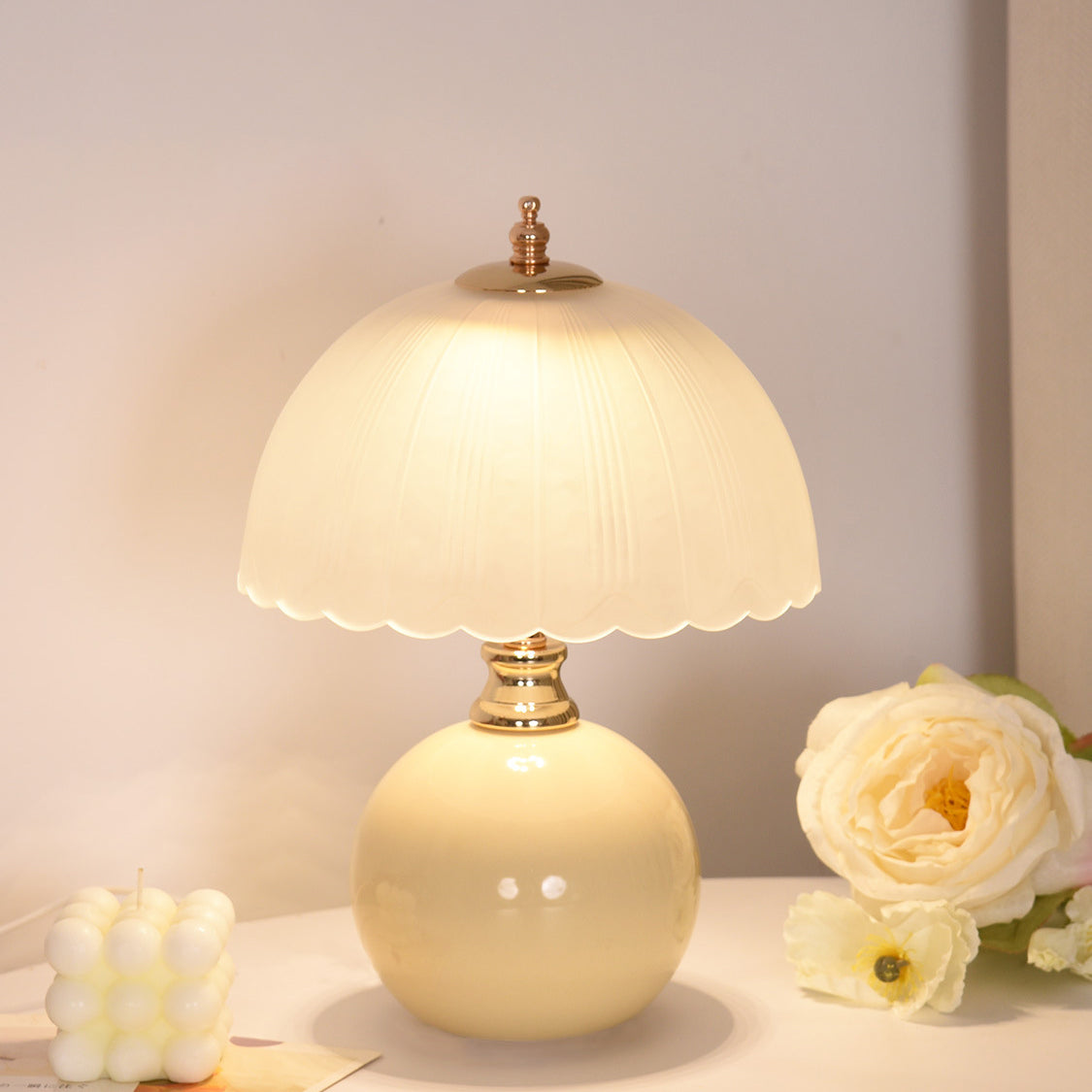 Modern Ceramic and Glass Half-Dome Table Lamp – Ideal for Bedrooms