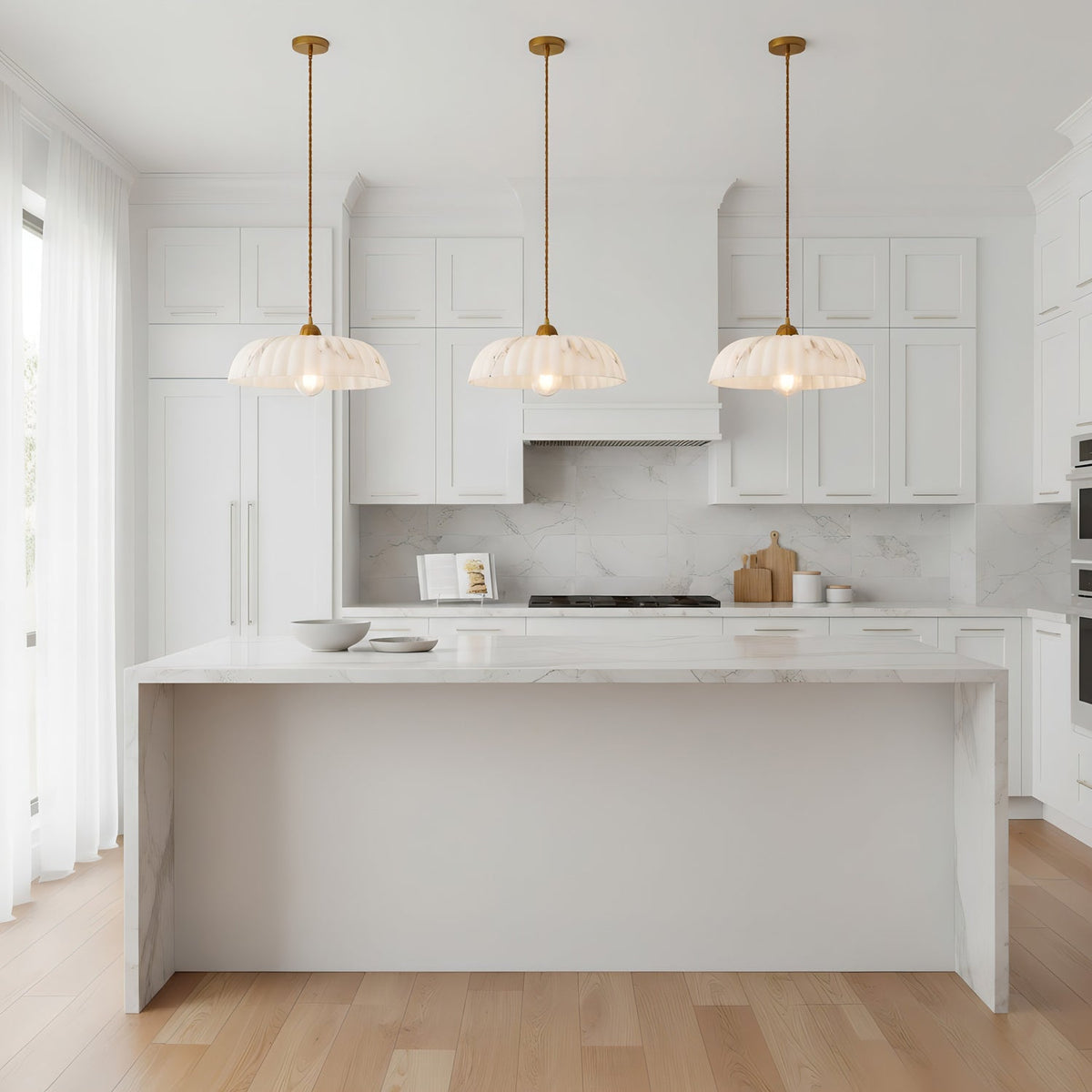 Antique Gold Pendant Light – Timeless Alabaster Shade with Soft Light