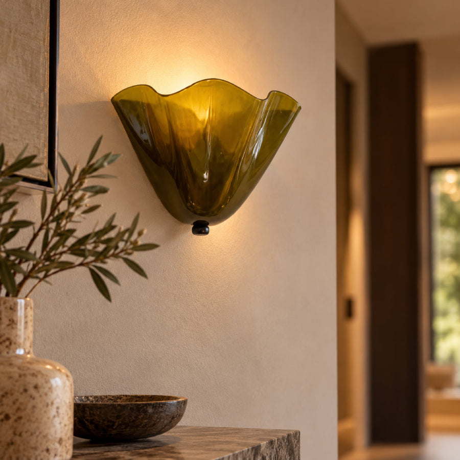 Retro Colored Glass Wall Light – Shell Design