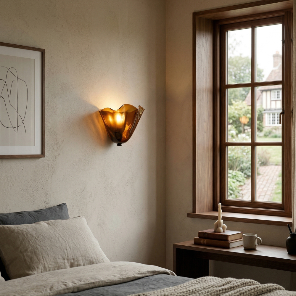 Retro Colored Glass Wall Light – Shell Design