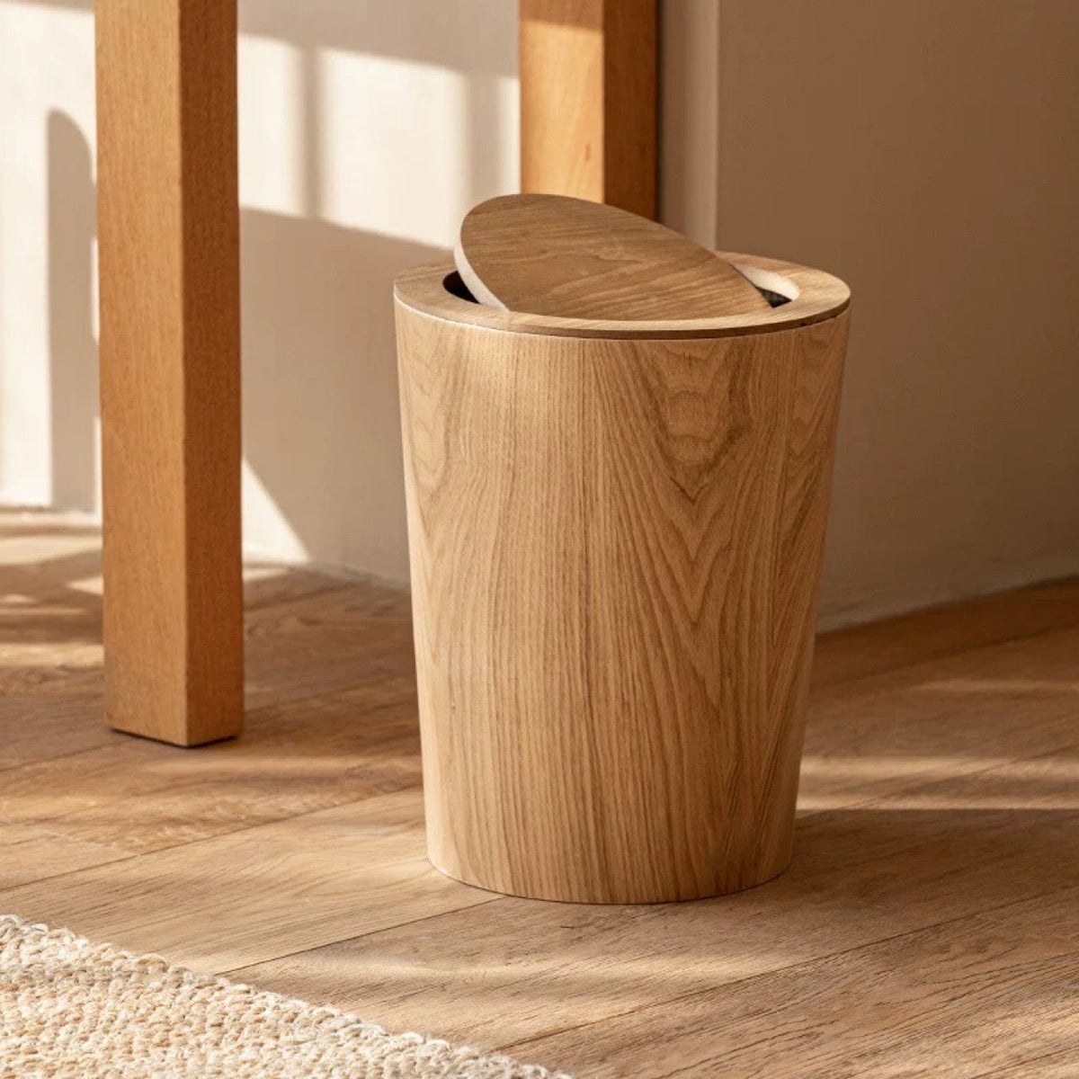 Rotating Wood-Look Trash Can – 360° Lid with Hidden Double-Layer Bag
