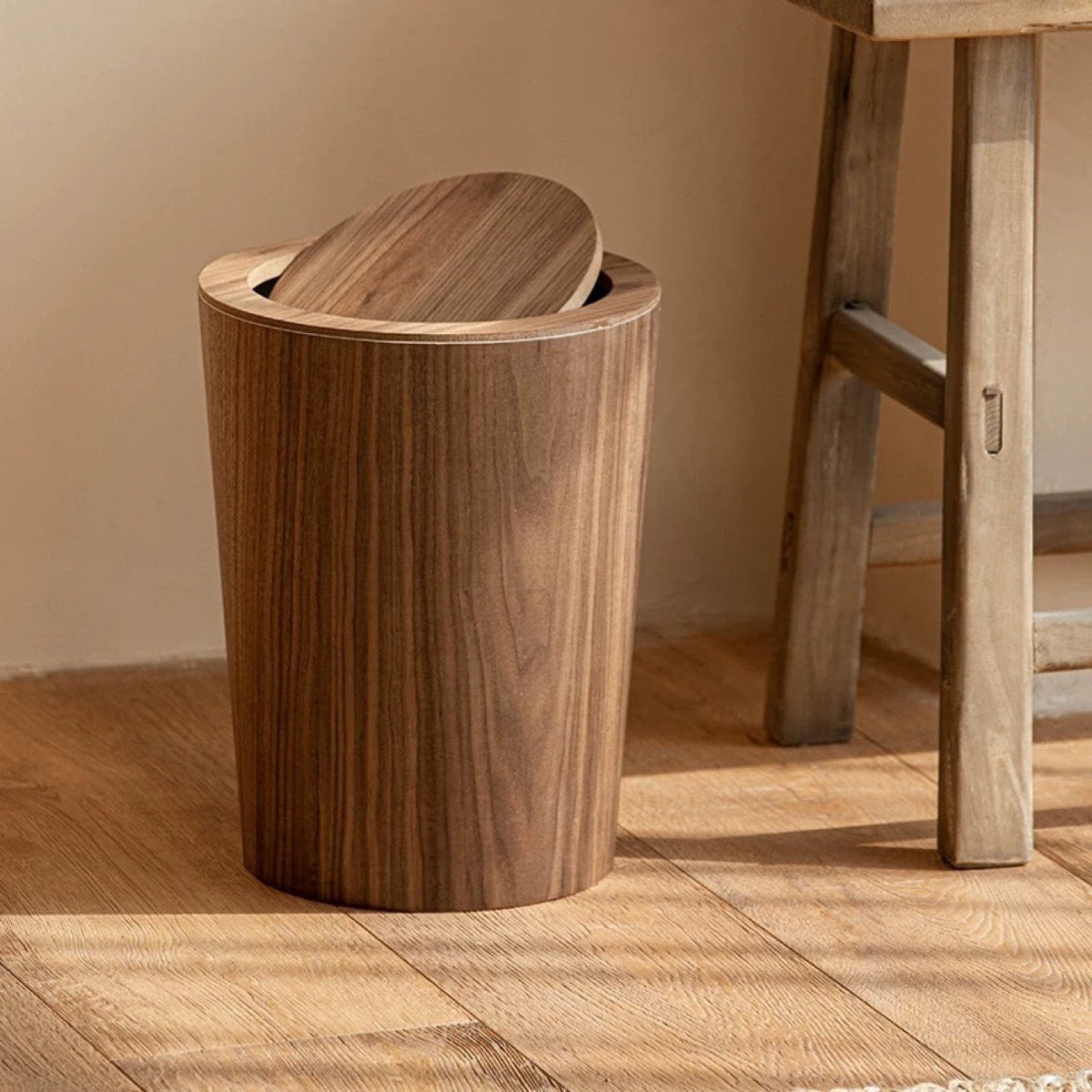 Rotating Wood-Look Trash Can – 360° Lid with Hidden Double-Layer Bag