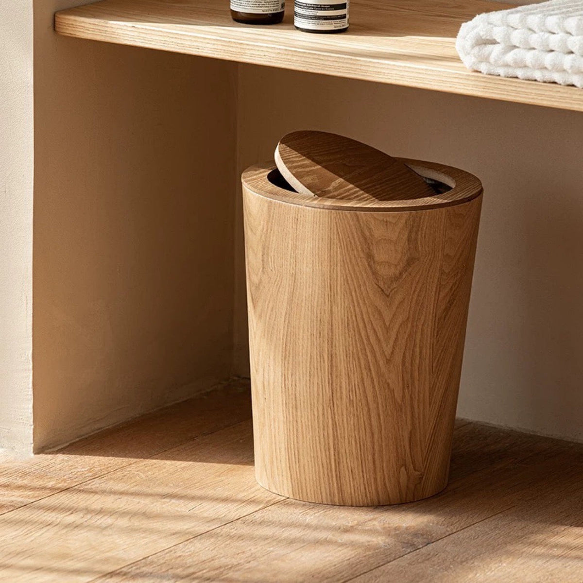 Rotating Wood-Look Trash Can – 360° Lid with Hidden Double-Layer Bag