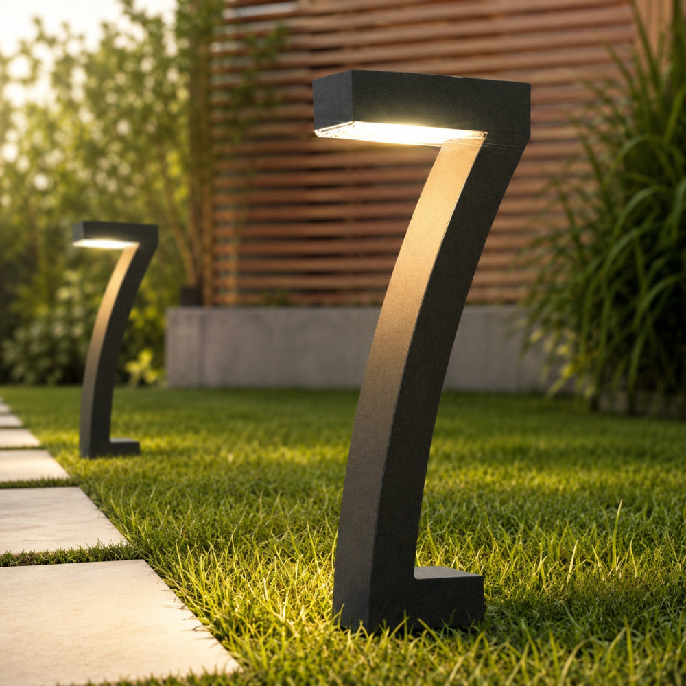 Solar Lights for Garden and Paths – Elegant Outdoor Lighting