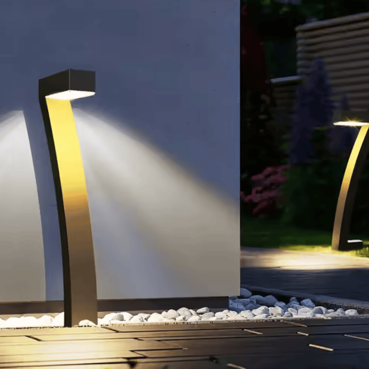 Solar Lights for Garden and Paths – Elegant Outdoor Lighting