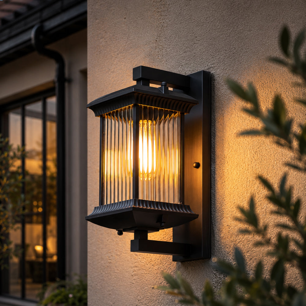 Aluminum and Glass Outdoor Wall Light – Elegant Design