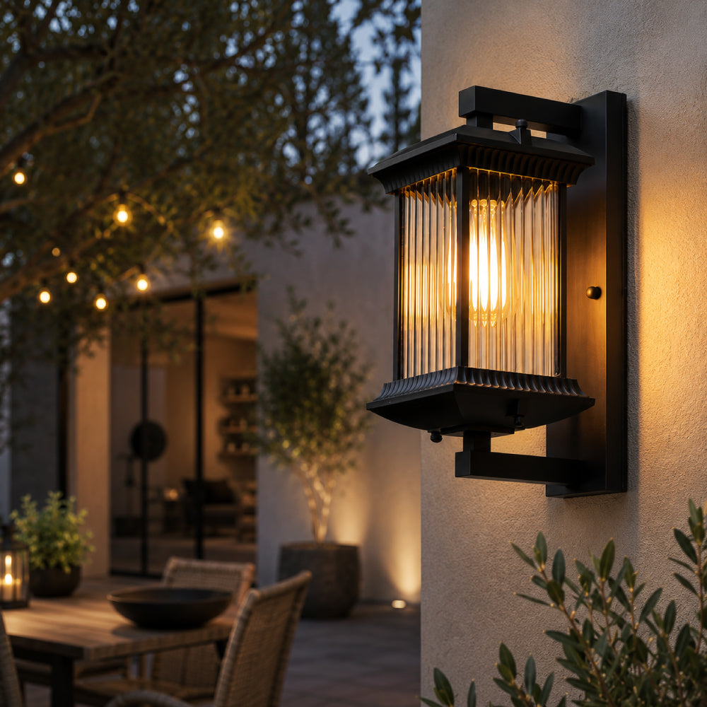 Aluminum and Glass Outdoor Wall Light – Elegant Design