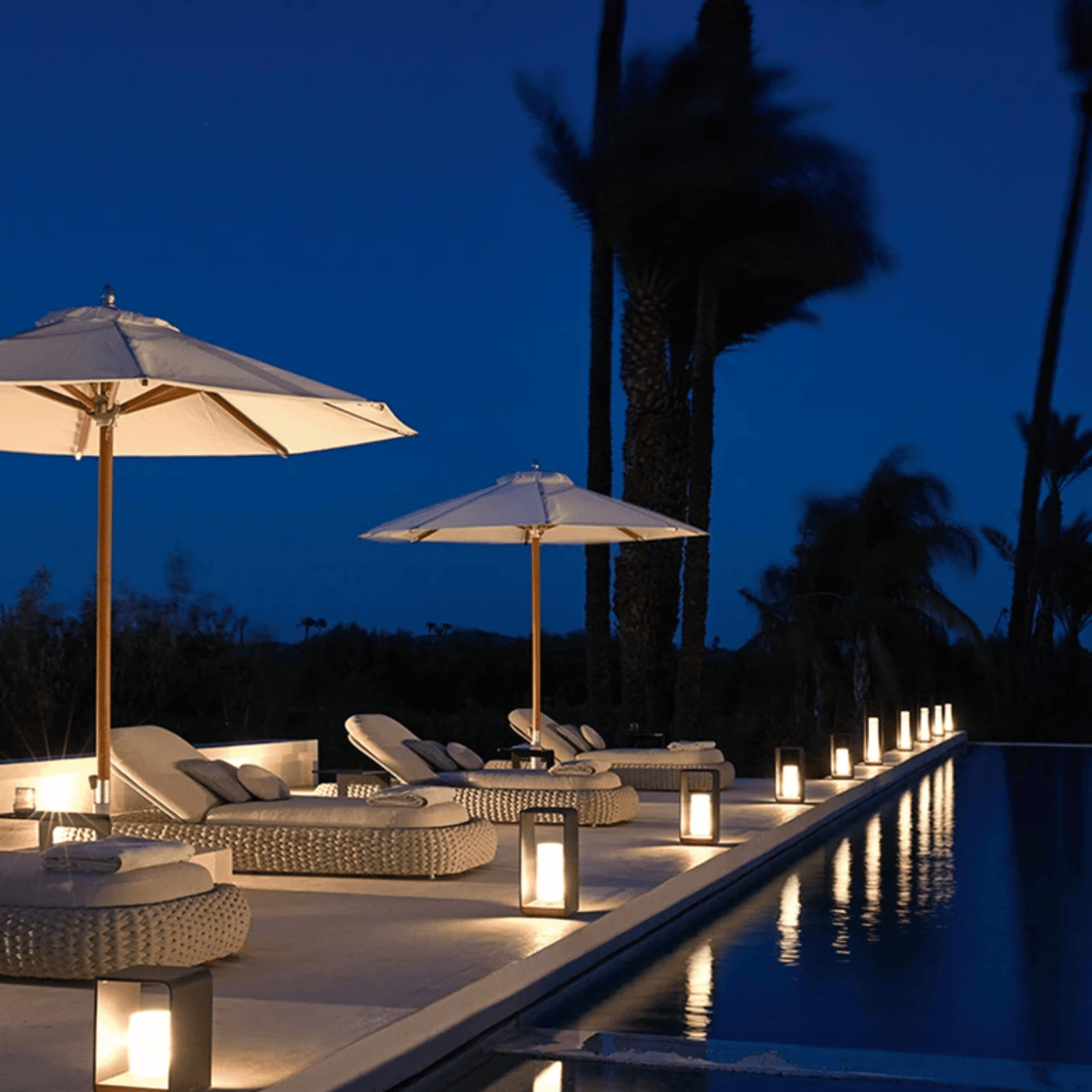 Aluminum Outdoor Light – Solar-Powered Lawn Lamp for Garden Lighting