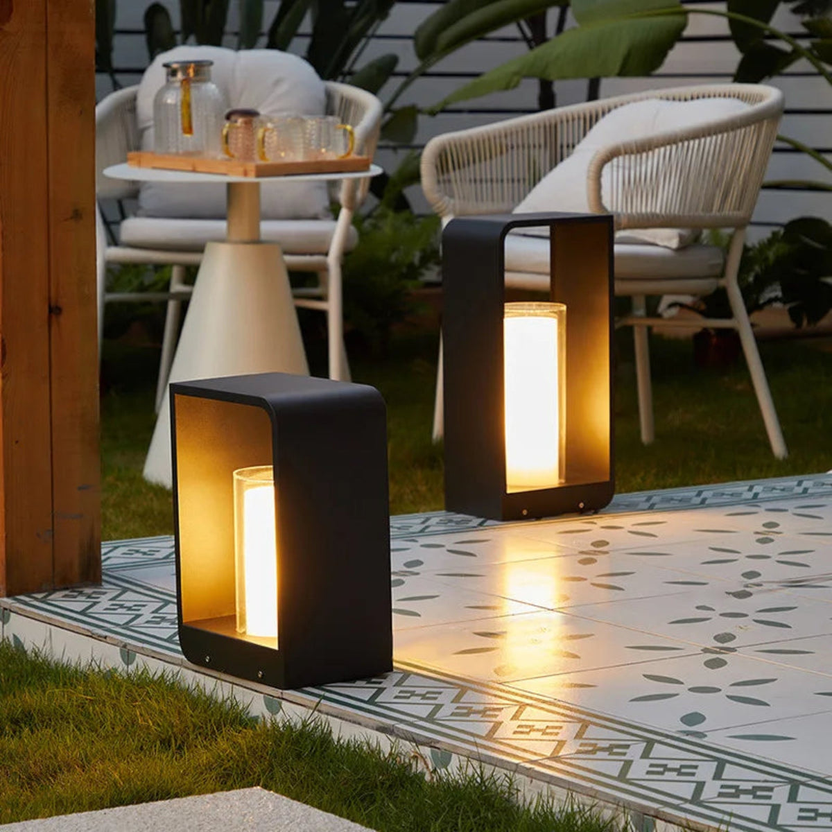 Aluminum Outdoor Light – Solar-Powered Lawn Lamp for Garden Lighting
