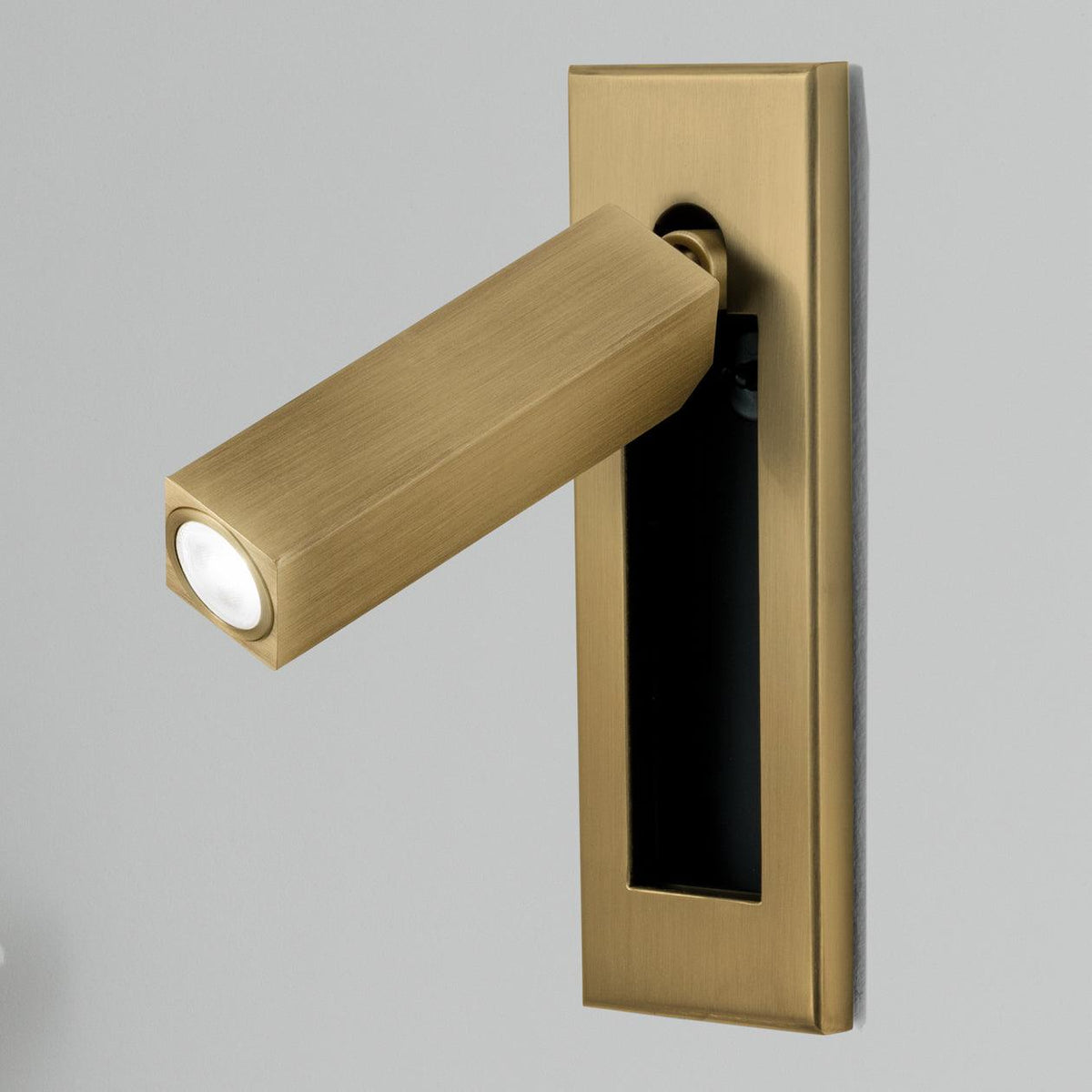 Bedroom Wall Light – Slim Design with Adjustable Lighting