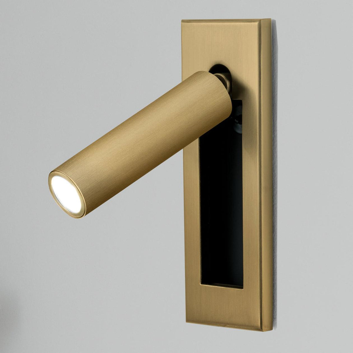 Bedroom Wall Light – Slim Design with Adjustable Lighting