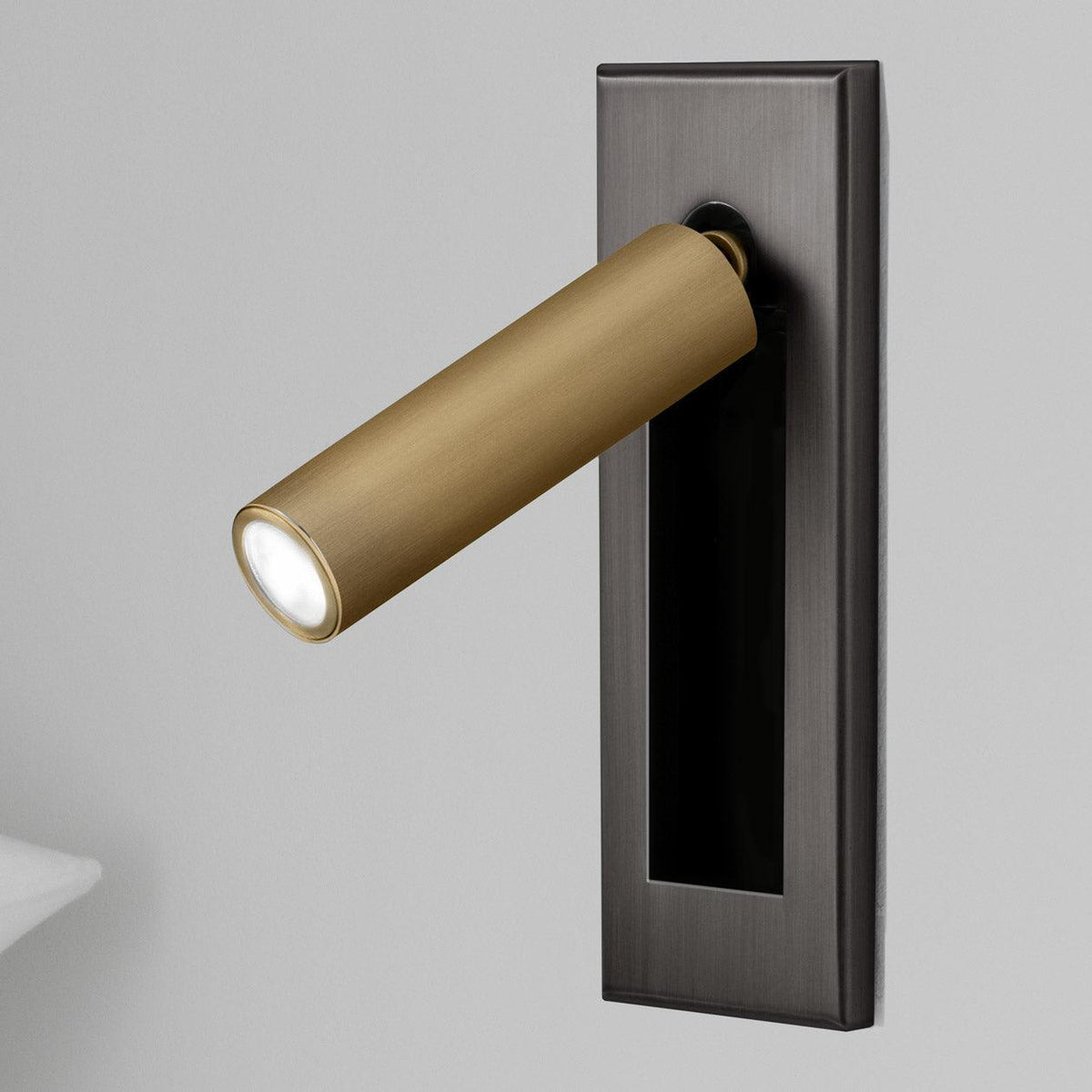 Bedroom Wall Light – Slim Design with Adjustable Lighting