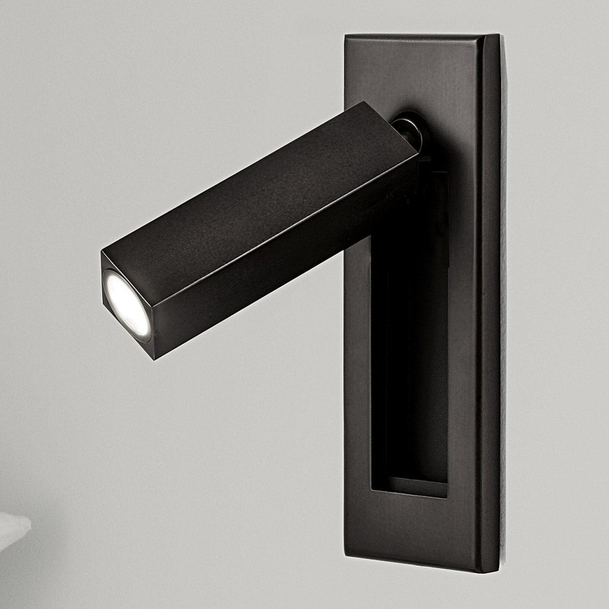 Bedroom Wall Light – Slim Design with Adjustable Lighting