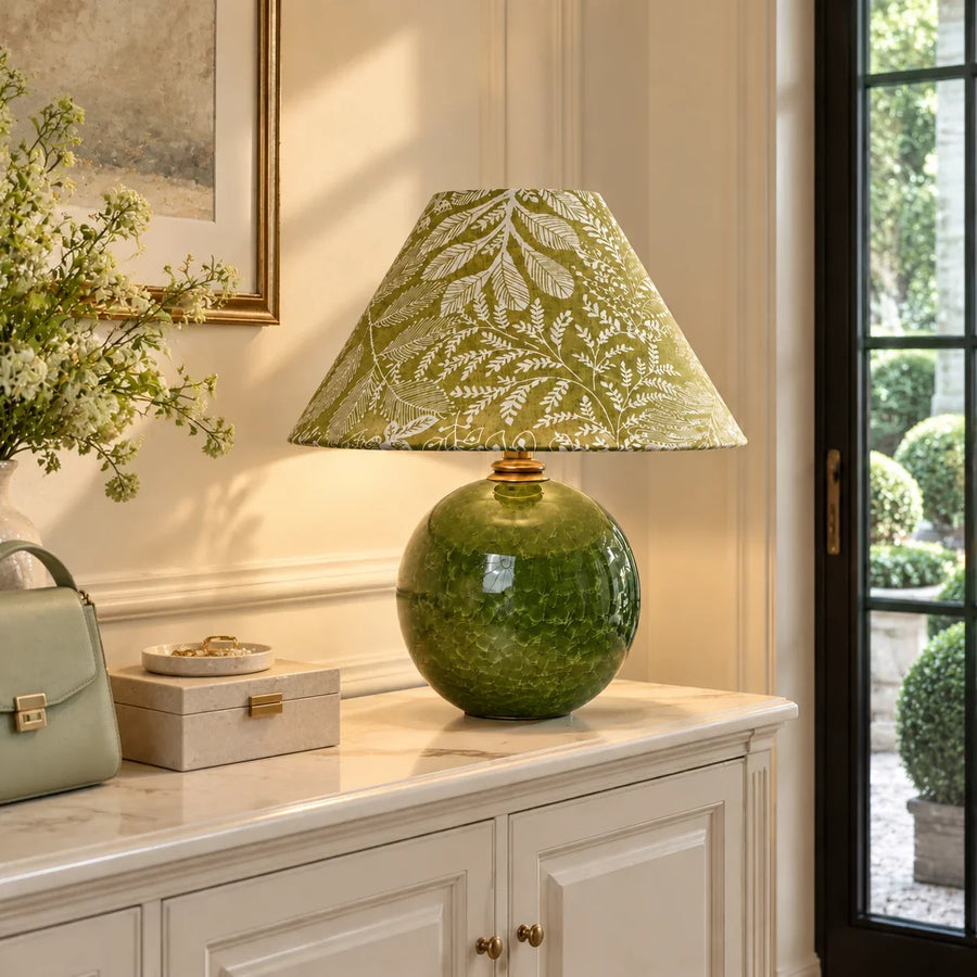 Vintage Table Lamp with Green Fabric Shade and Ceramic Base – Soft Light for Interiors