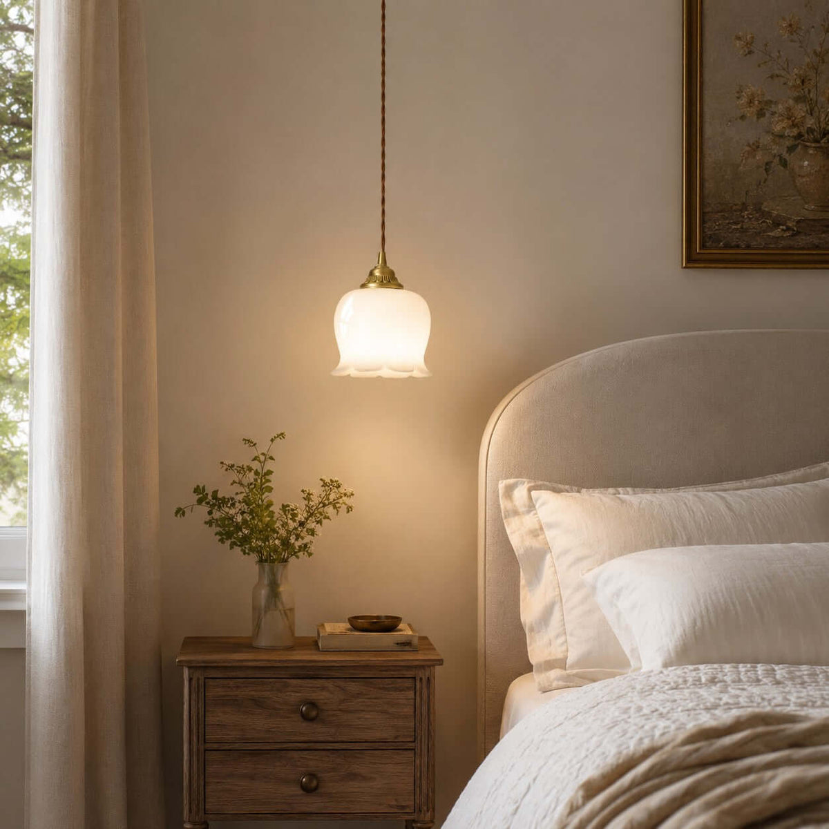 Floral Pendant Light – Compact Design with Soft Light