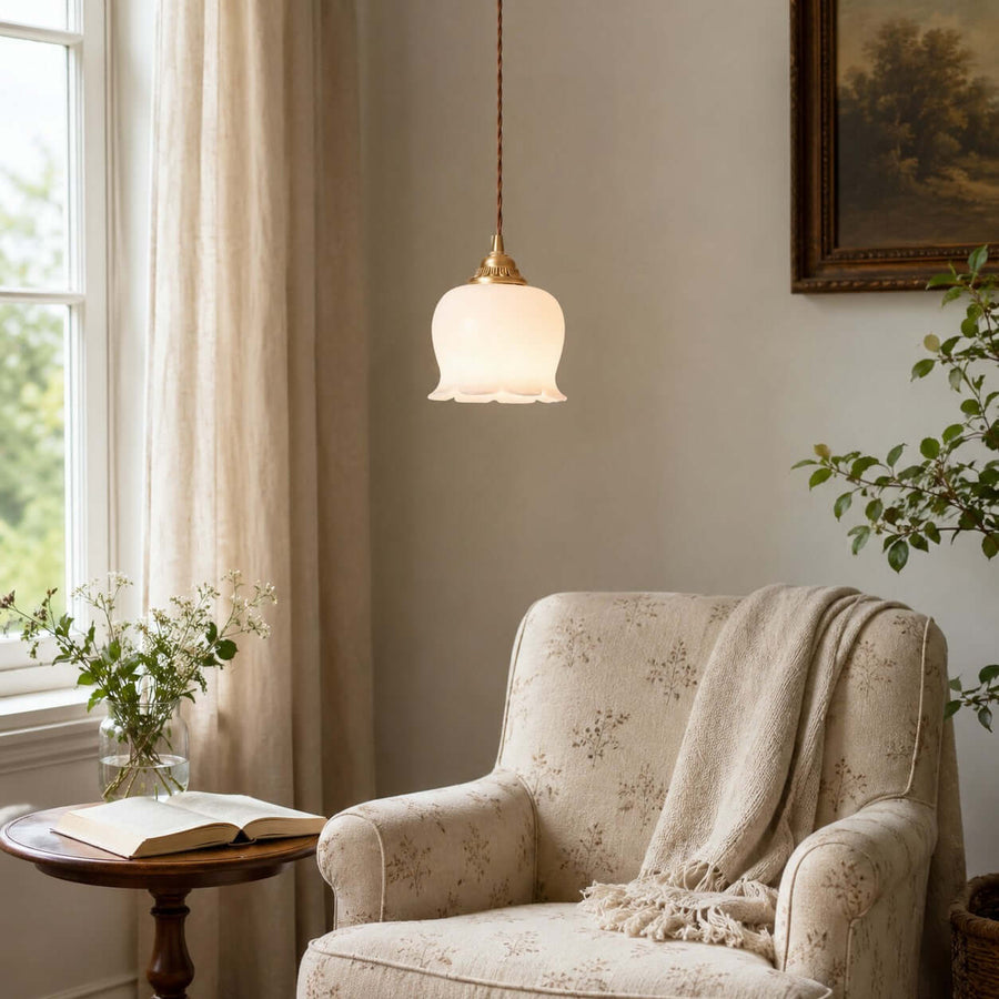 Floral Pendant Light – Compact Design with Soft Light