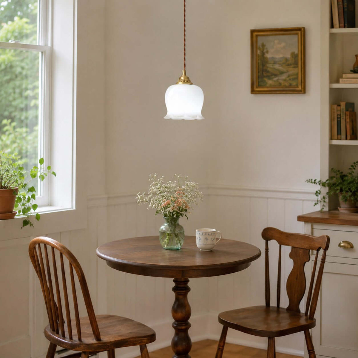 Floral Pendant Light – Compact Design with Soft Light