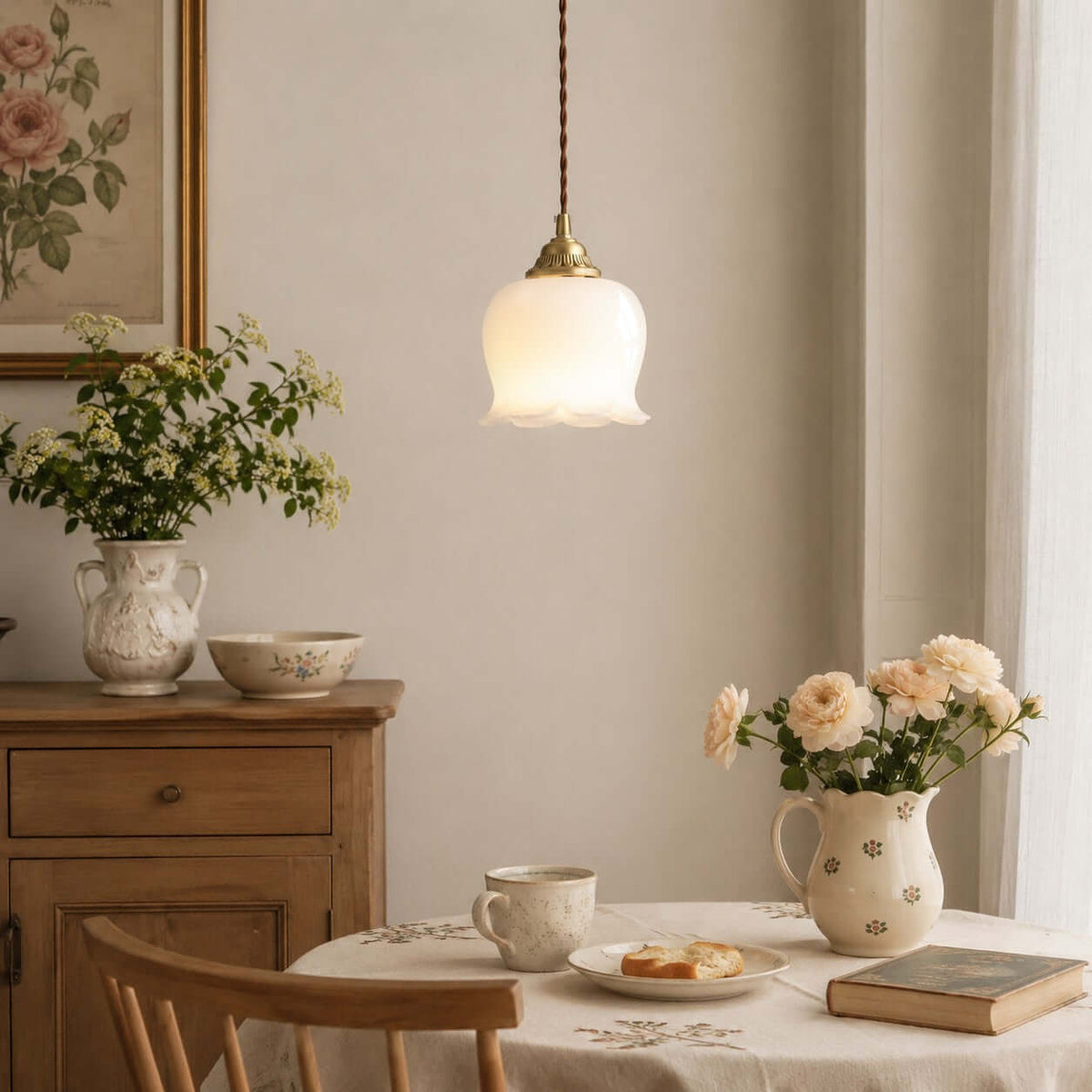 Floral Pendant Light – Compact Design with Soft Light